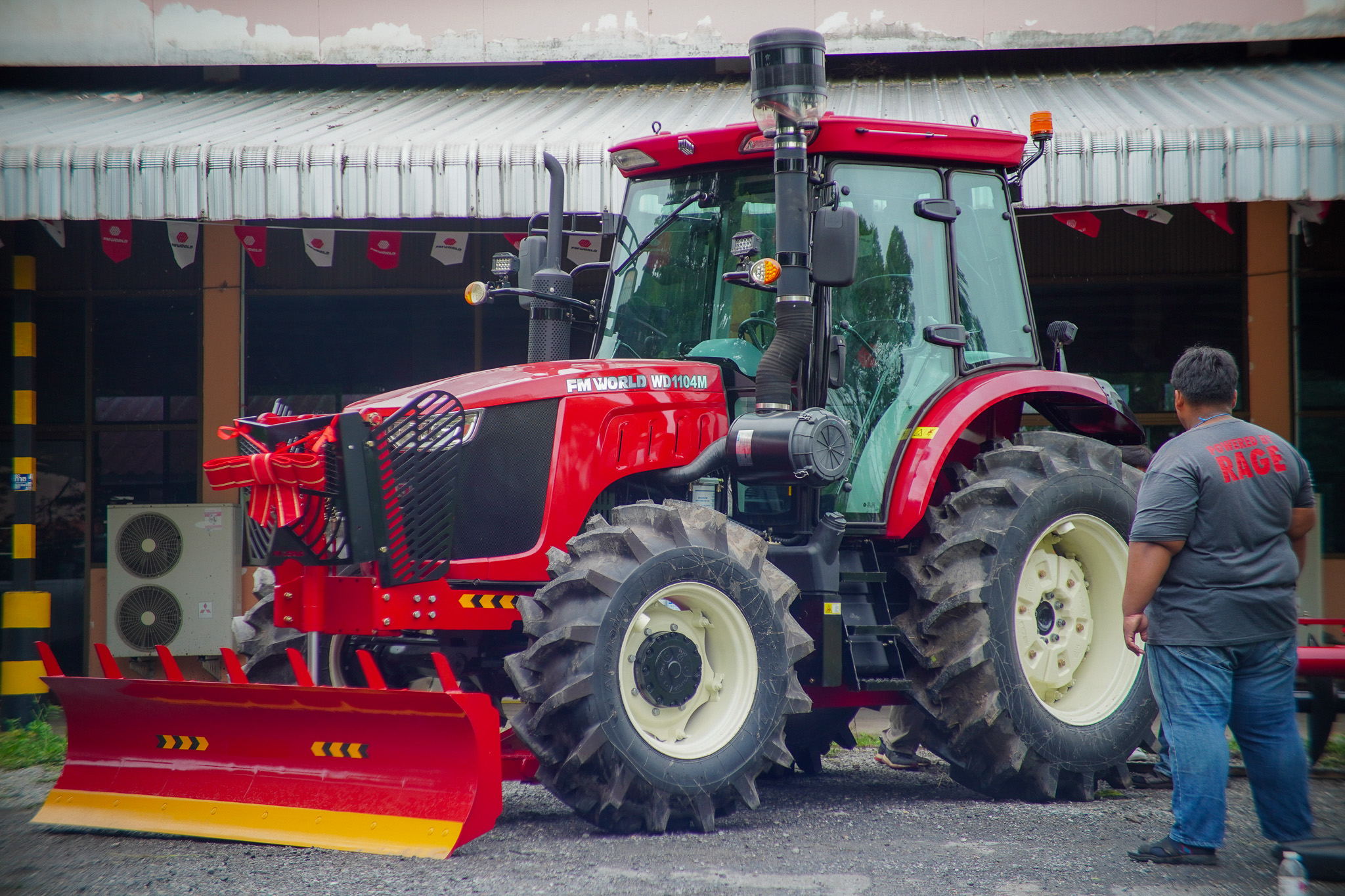 ส่งมอบรถ FM World ศรีจุฬา 3