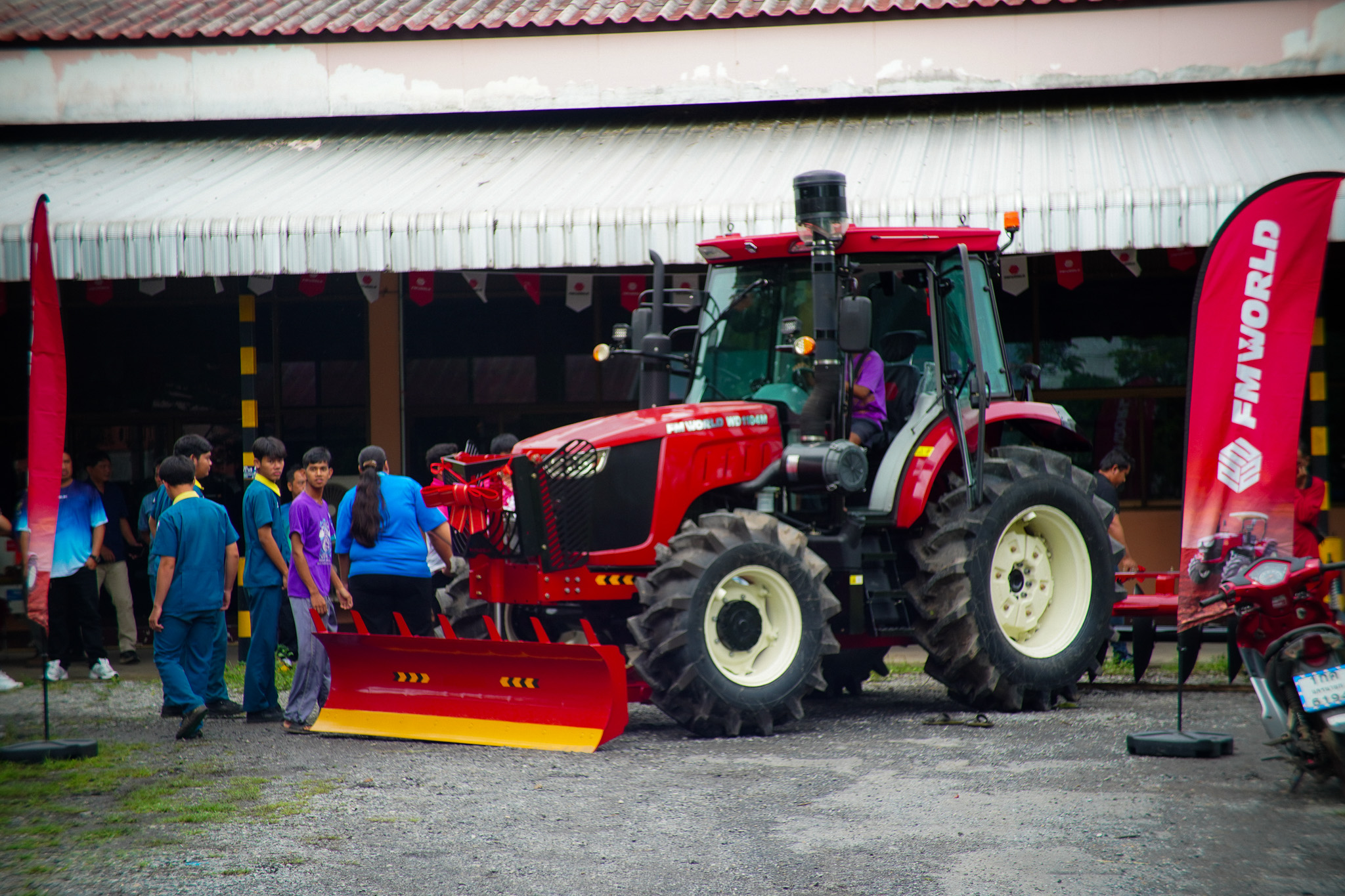 ส่งมอบรถ FM World ศรีจุฬา 3