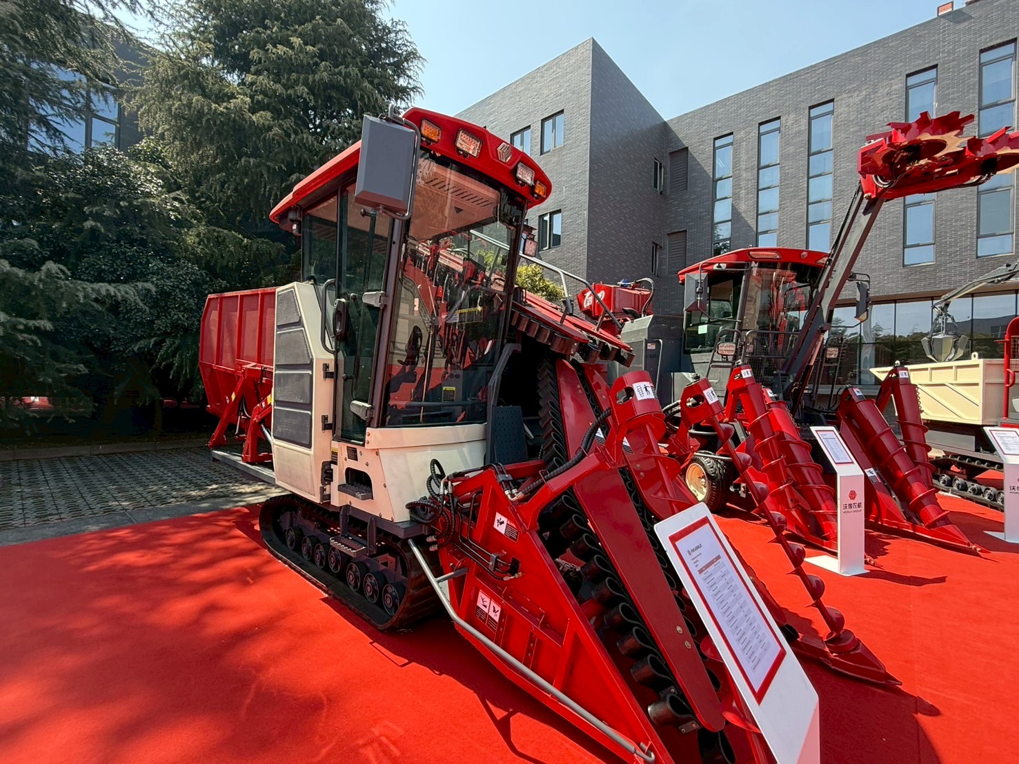 ส่งมอบรถ FM World ศรีจุฬา 3